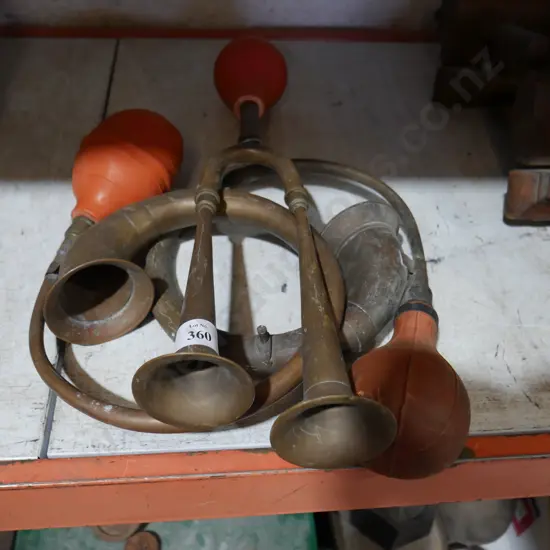 3 vintage brass horns