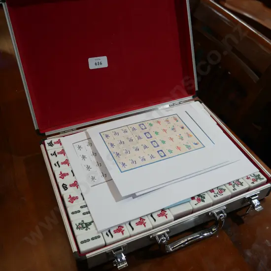 Mah jong set