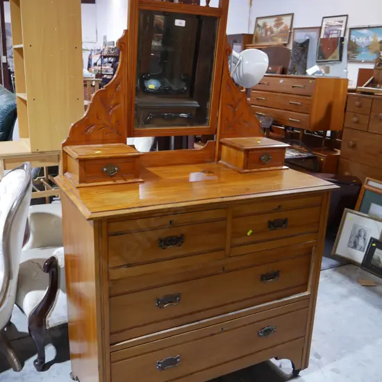 Mirror back dutchess