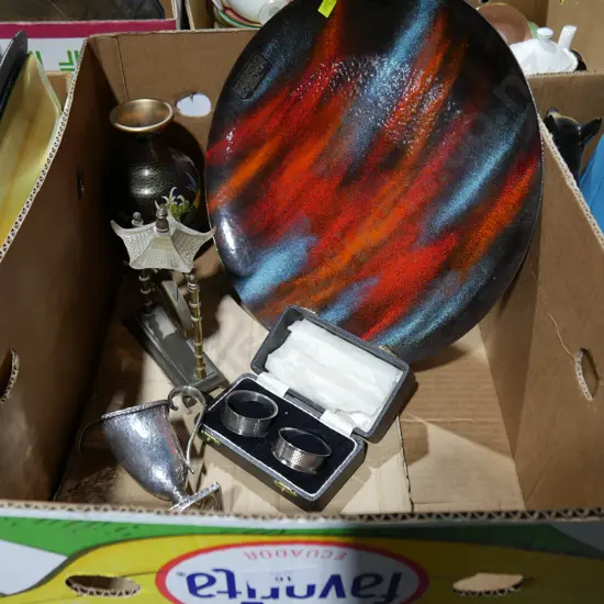 Serviette rings,plate