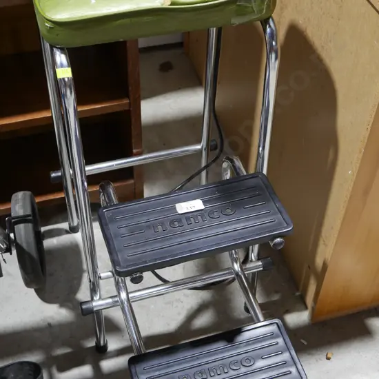 Retro kitchen step stool