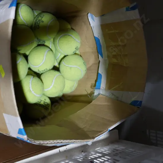 Tennis balls