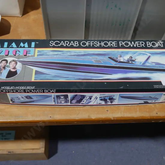 Model boat Miami vice