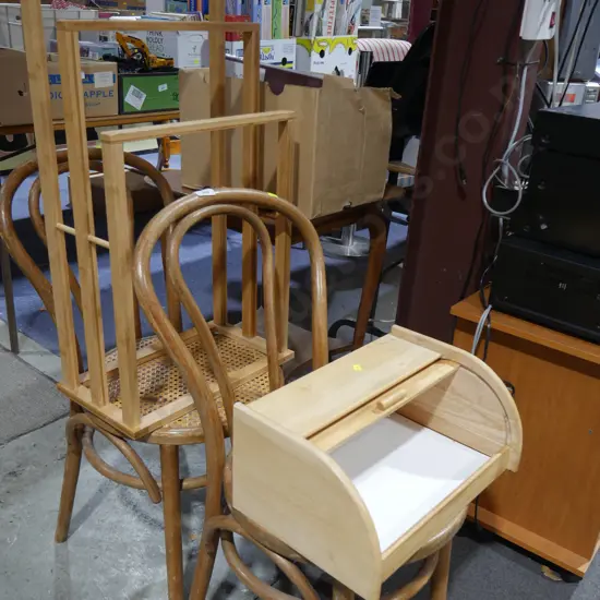 2 X dining chairs ,airing rack