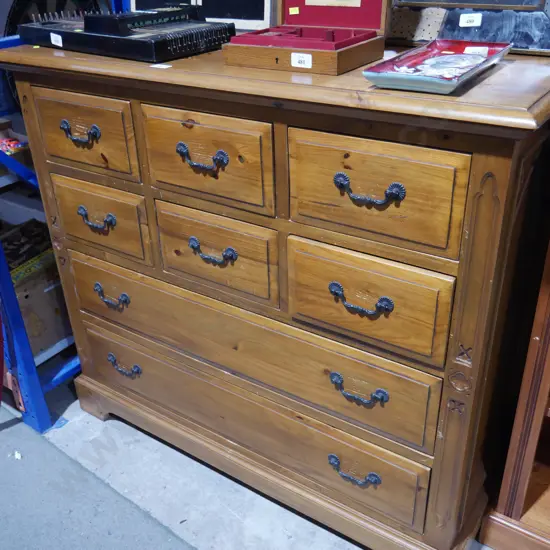 Chest of drawers