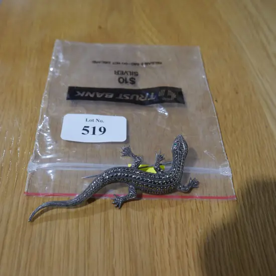 Lizard brooch