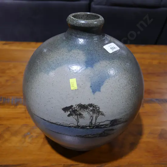 Pottery vase