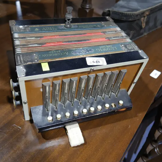 Button accordian