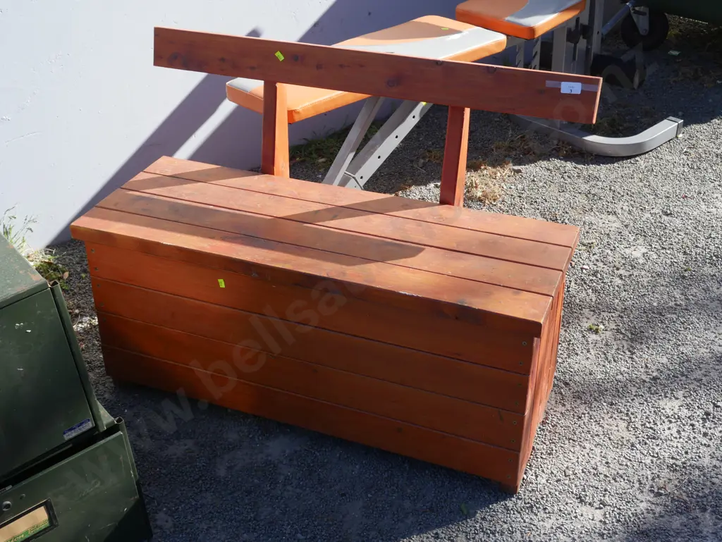 Wooden bench with storage Image 1++