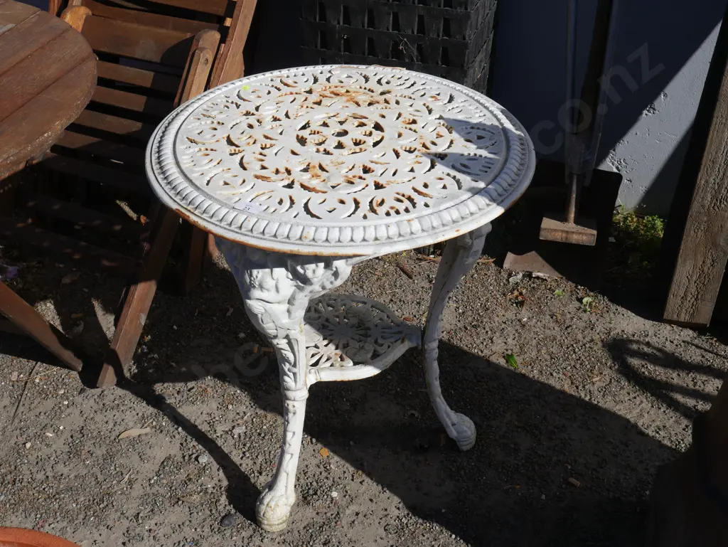 Cast iron table Image 1++