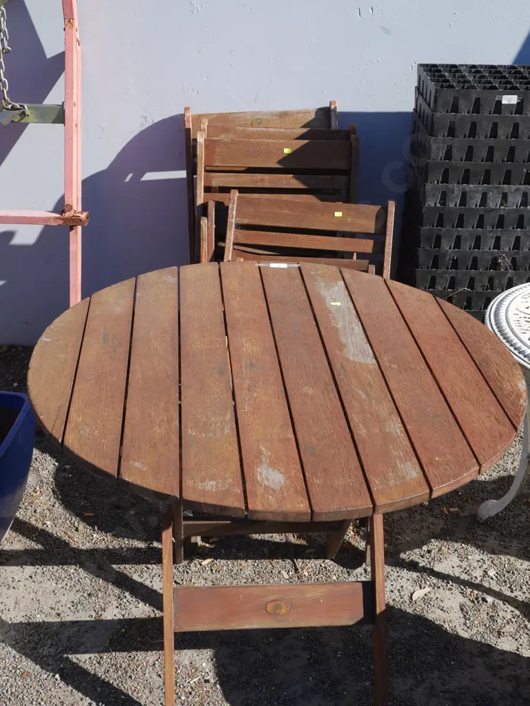 Wooden outdoor table and 4 chairs Image 1++