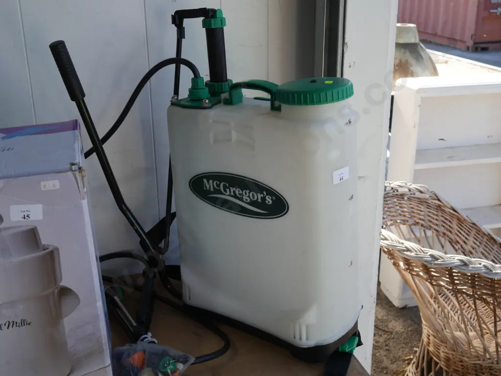 Backpack sprayer Image 1++