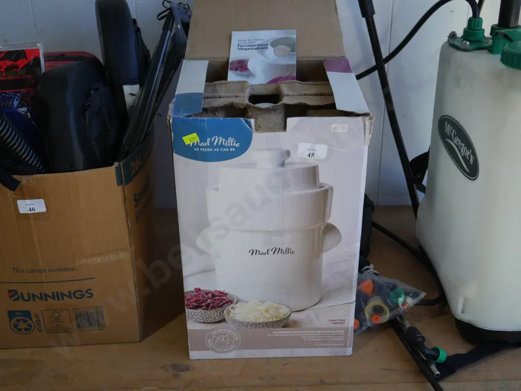 Ceramic fermenting crock Image 1++