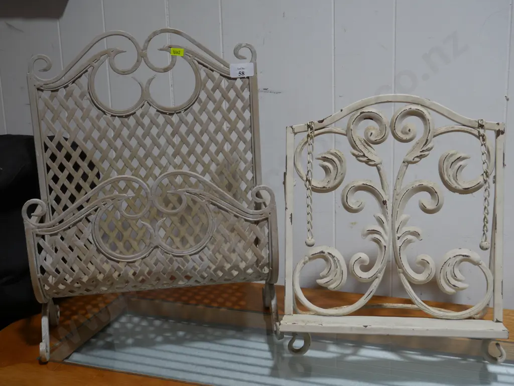 Magazine rack and book stand Image 1++