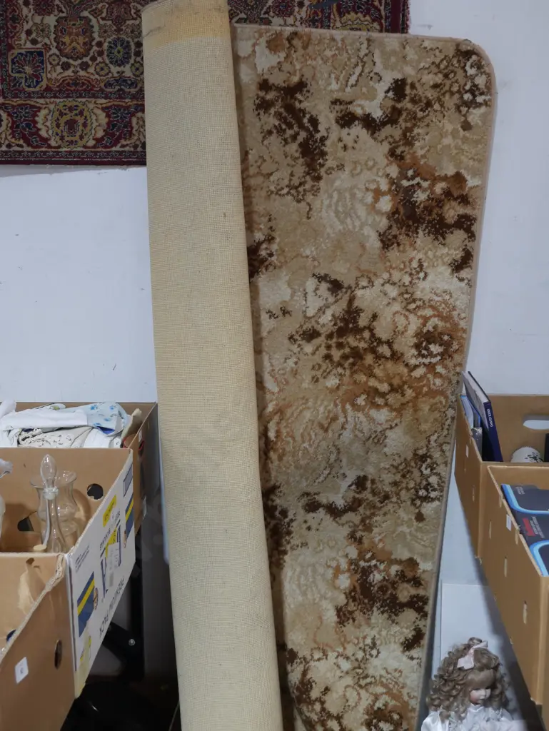 Large floor rug Image 1++