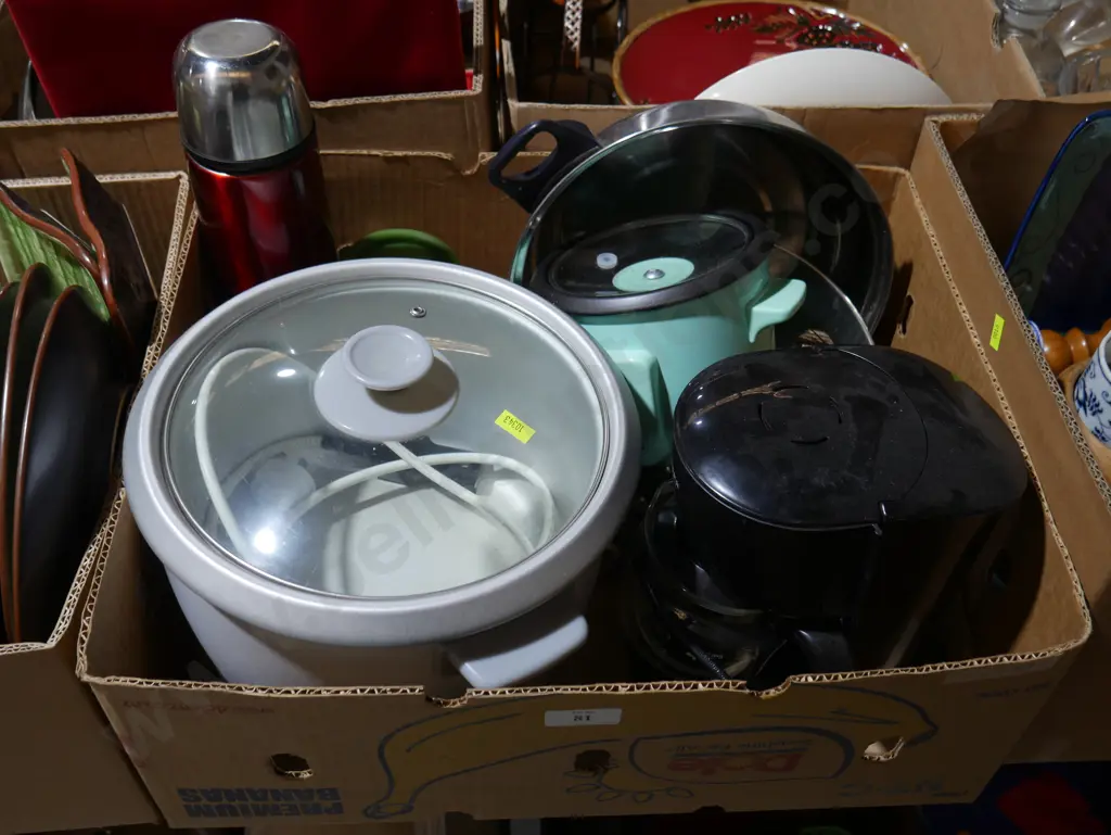 Assorted kitchen appliances Image 1++