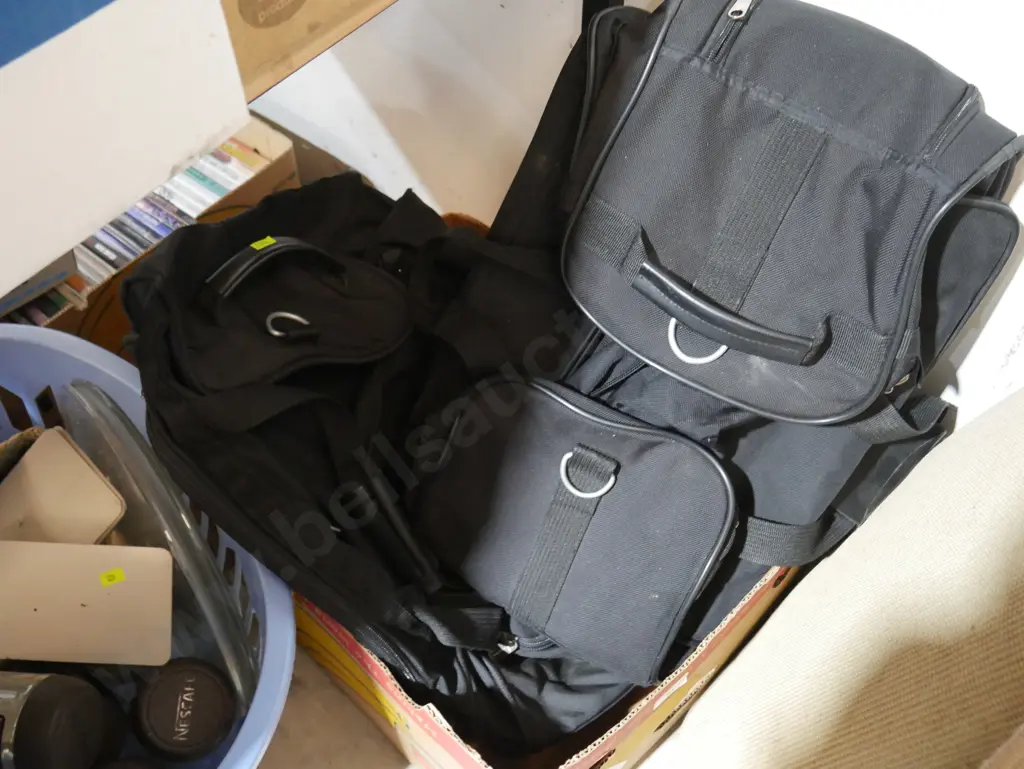 Travel bags Image 1++