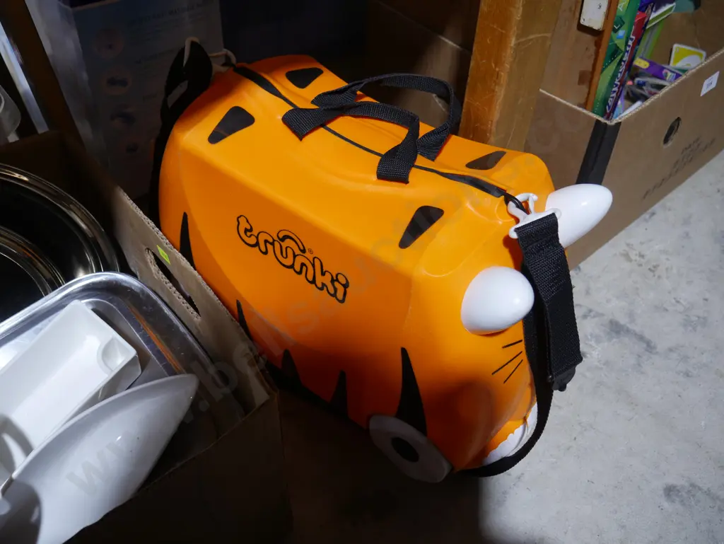 Trunki suitcase Image 1++