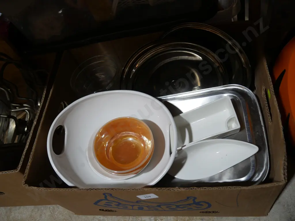Two boxes of kitchenware etc Image 1++