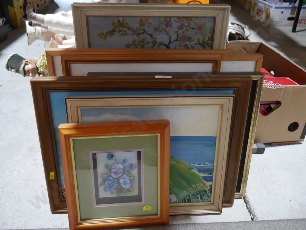 Assorted art Image 1++