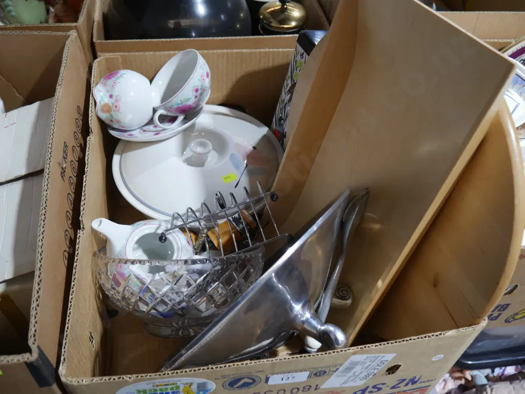 Lazy Susan, bowls etc Image 1++