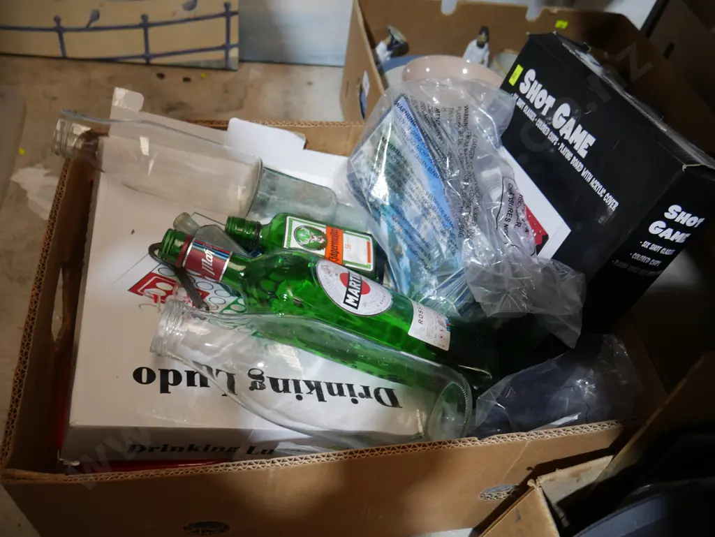 2 boxes of kitchen wear etc Image 1++