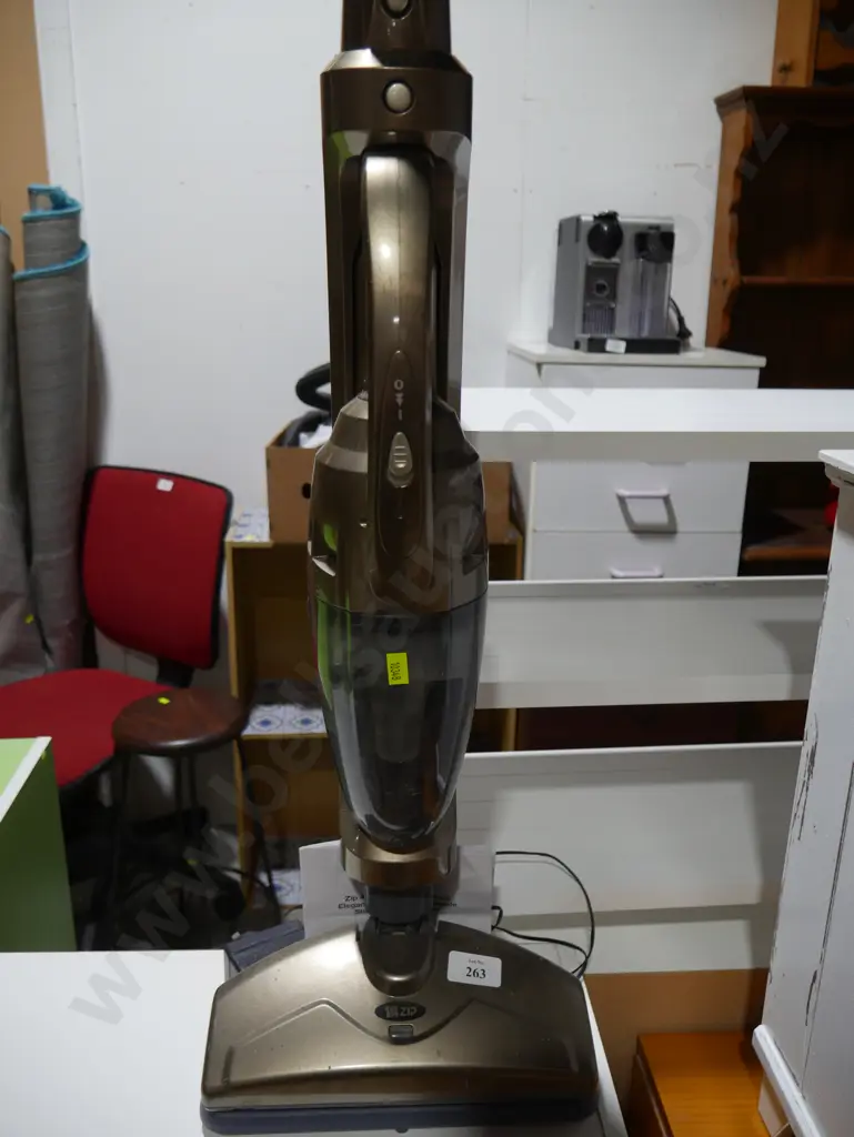 Zip stick vacuum. Image 1++
