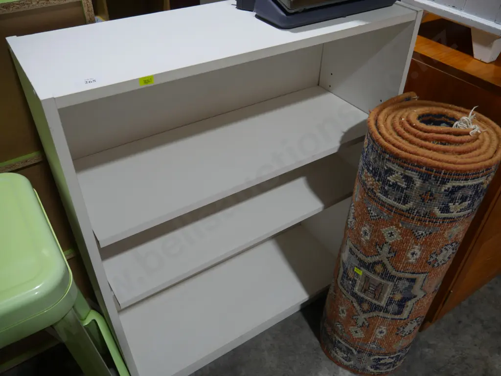 White bookcase Image 1++