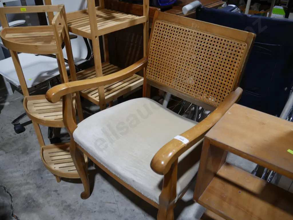 Bergere back chair Image 1++