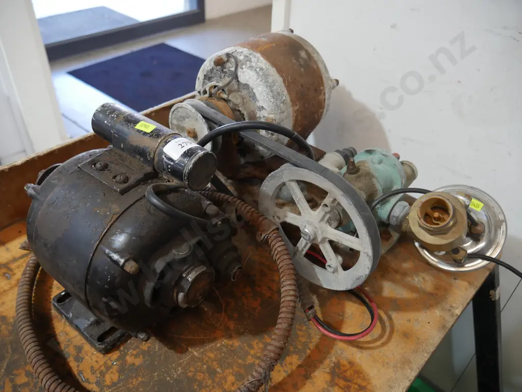 2 electric motors Image 1++