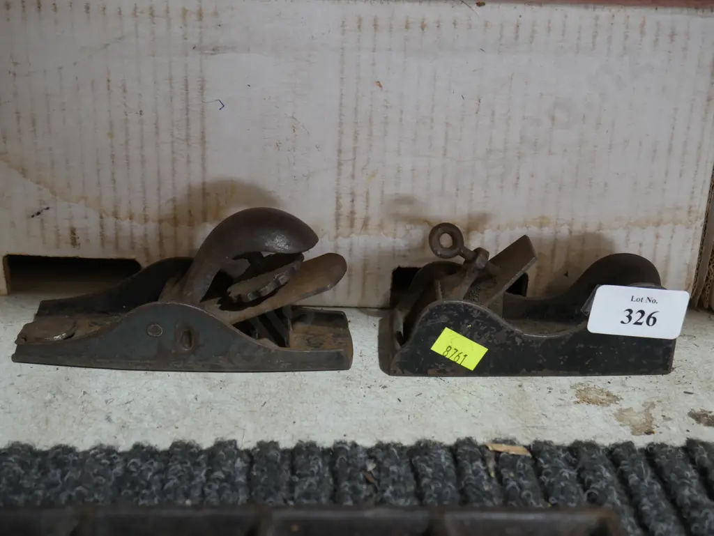 Two small planes Image 1++