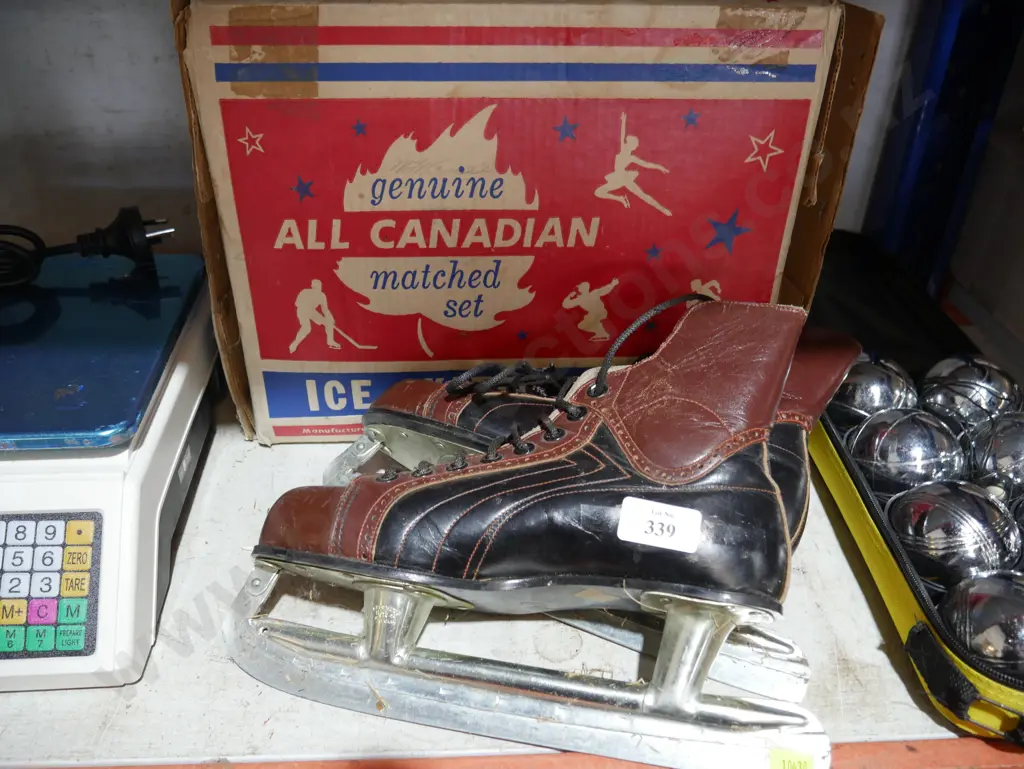 Ice skates Image 1++
