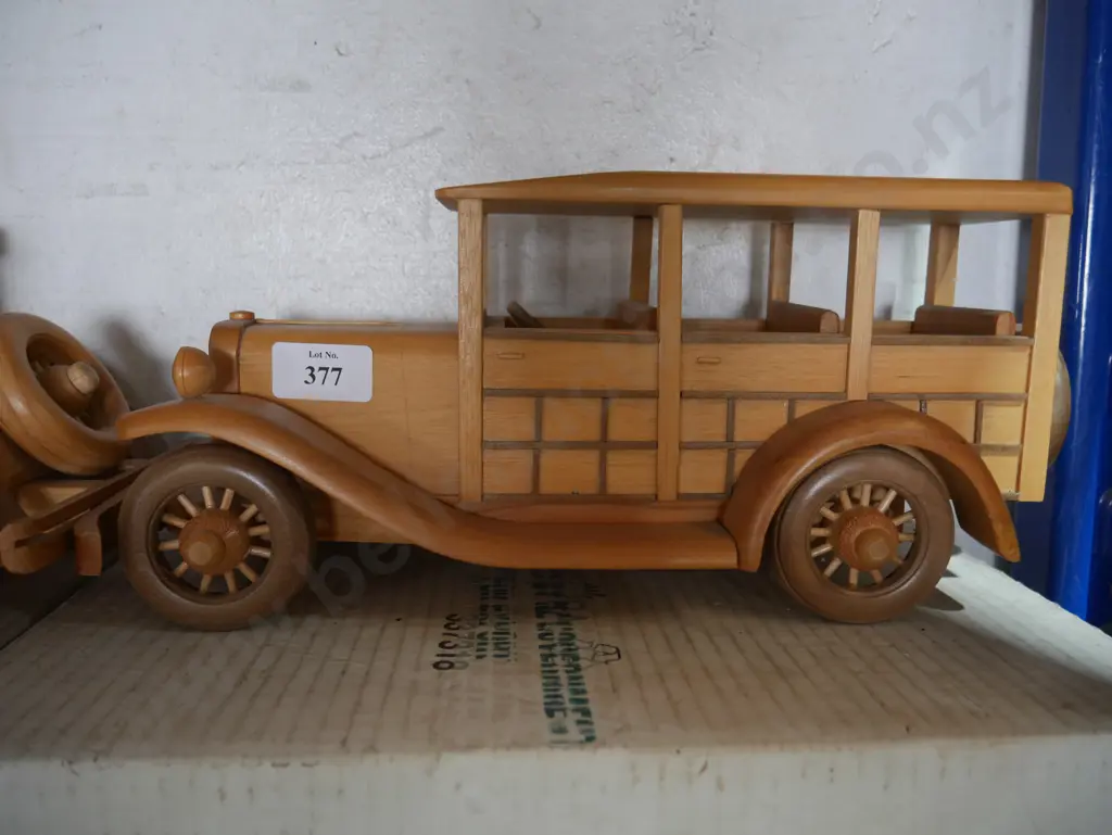 Wooden model car Image 1++