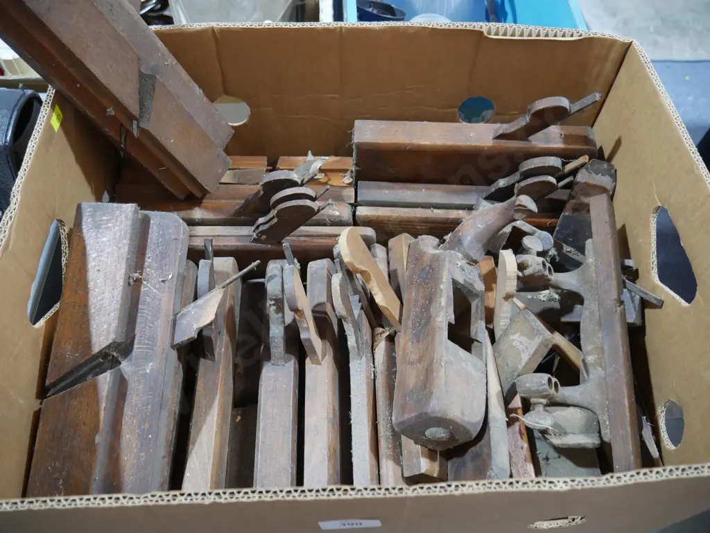Assorted wood planes Image 1++