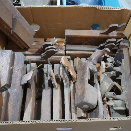 Assorted wood planes