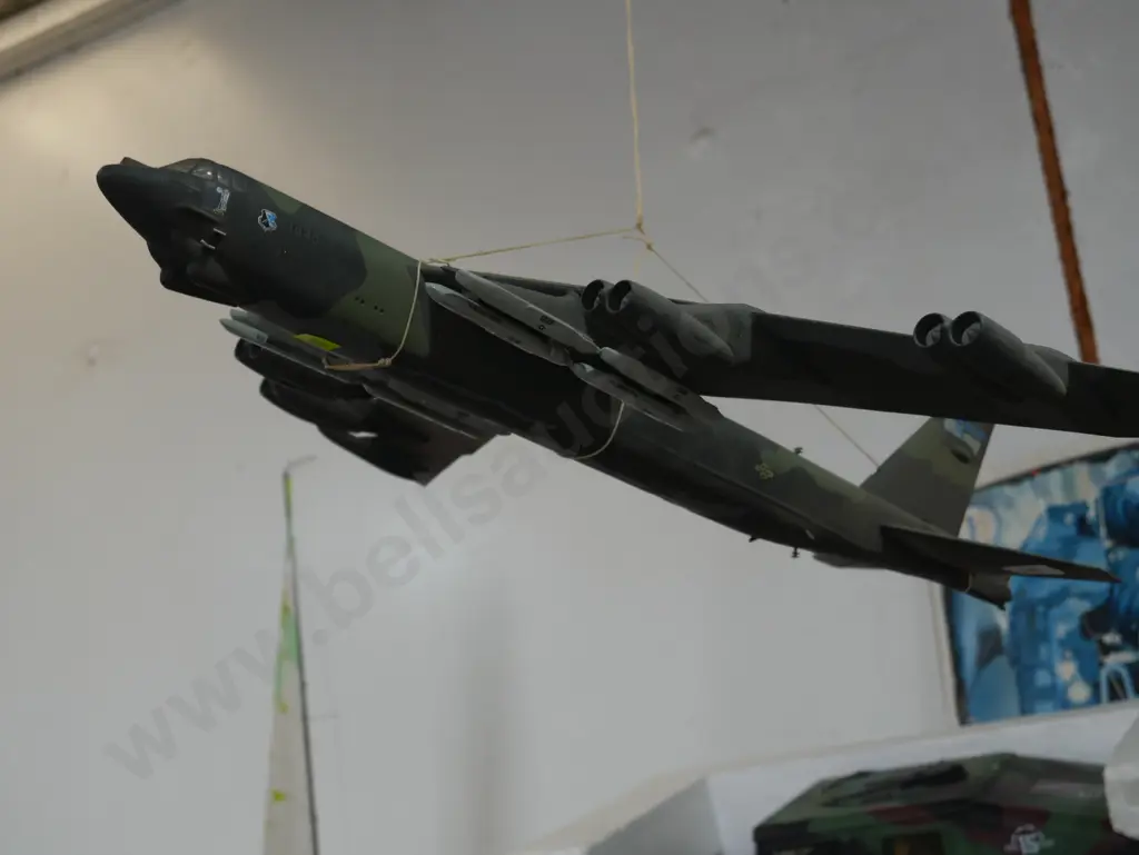 Model plane Image 1++