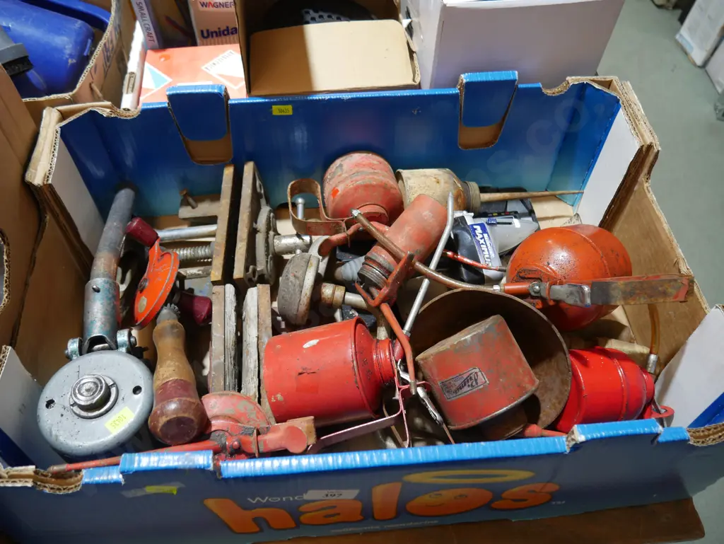 Oil cans etc Image 1++