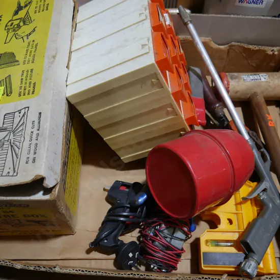 Assorted workshop items