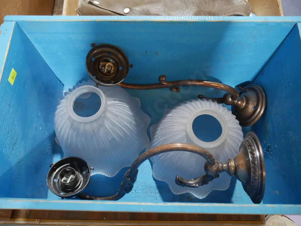 2 wall lights and shades Image 1++