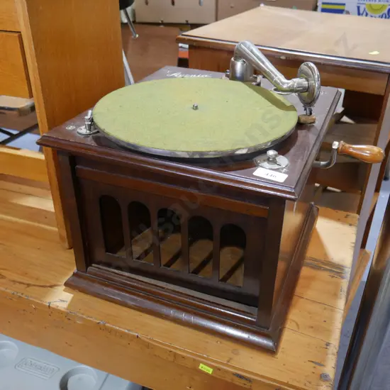 Avonia gramophone