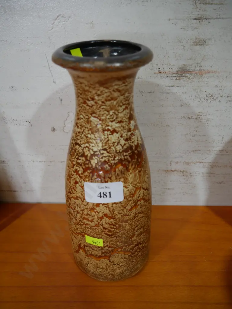 Pottery vase Image 1++