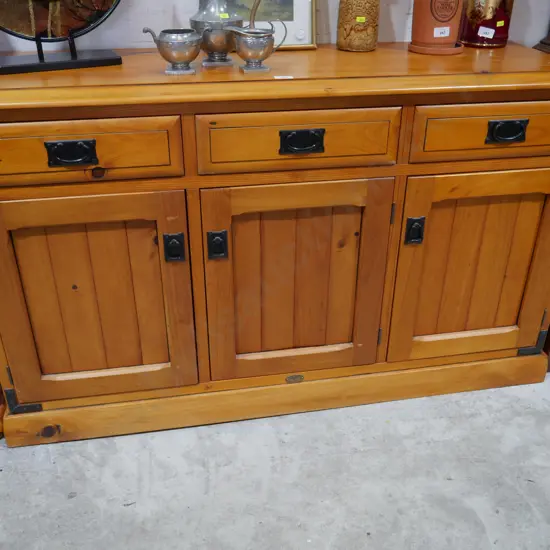 Sideboard