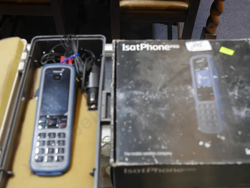 Pro satellite phone Image 1++