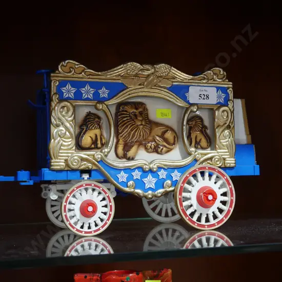 Circus wagon Jim Beam decanter heavy