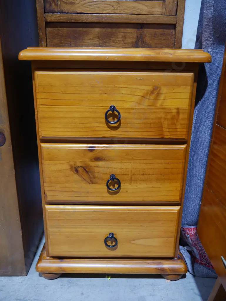 Bedside drawers Image 1++