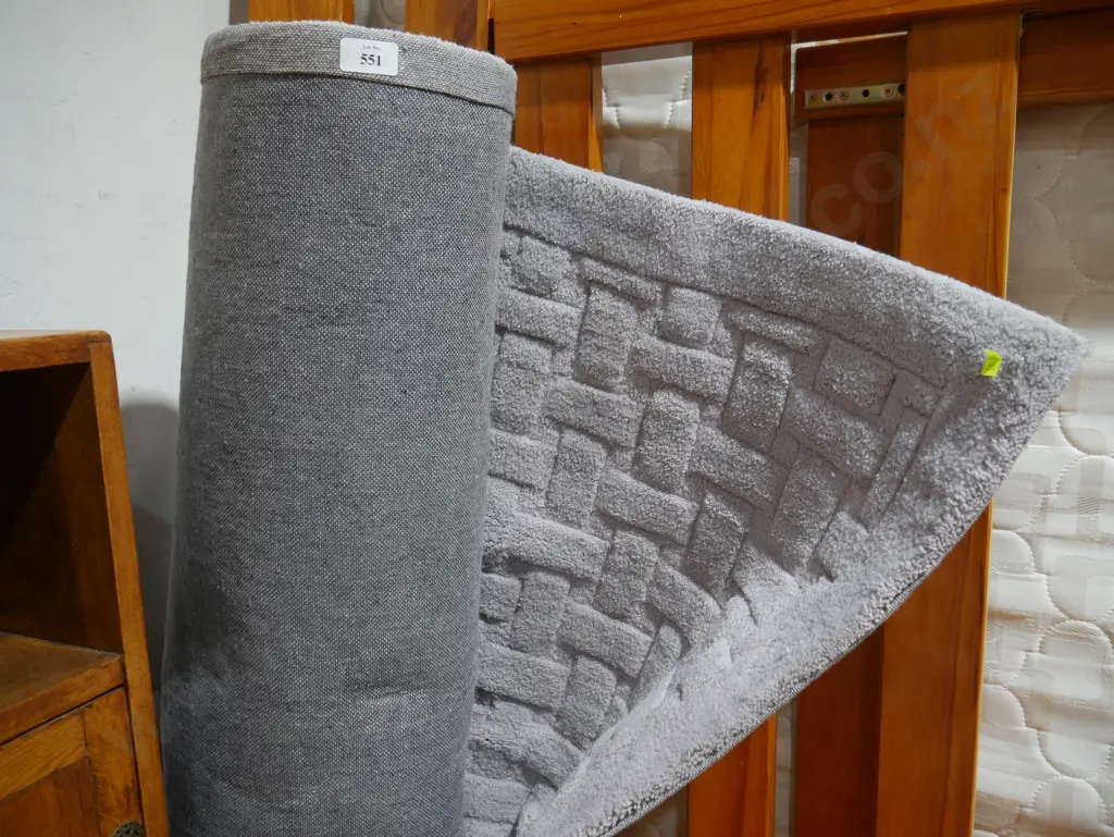 Modern rug Image 1++