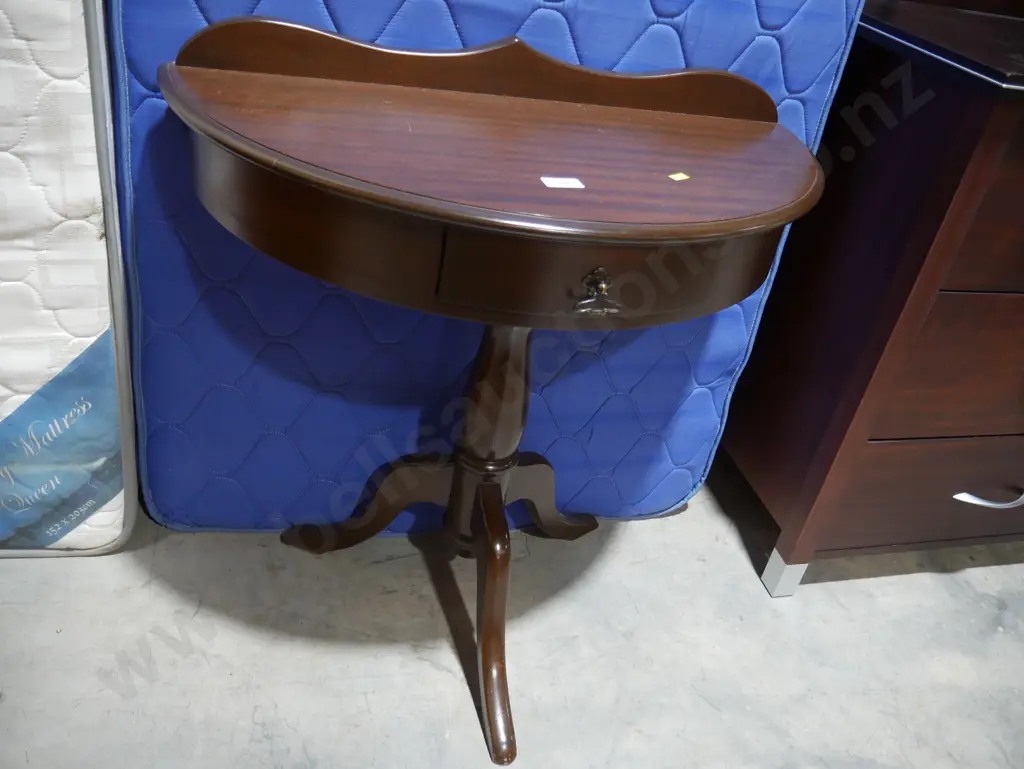 Occasional table Image 1++