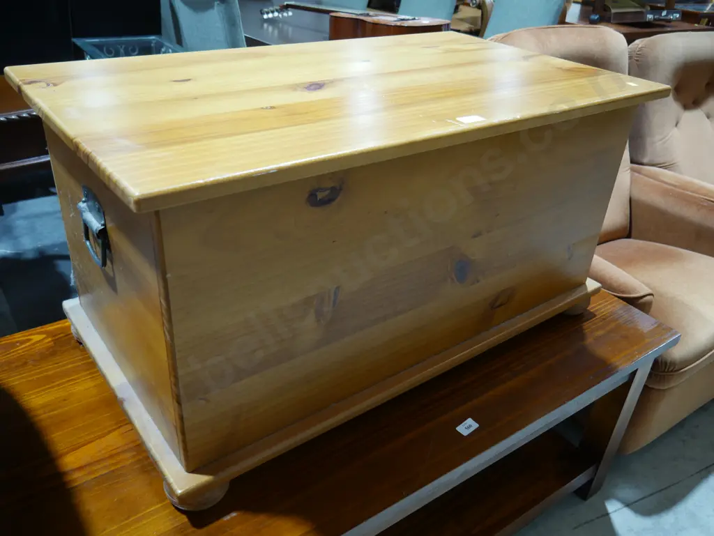 Wooden trunk Image 1++