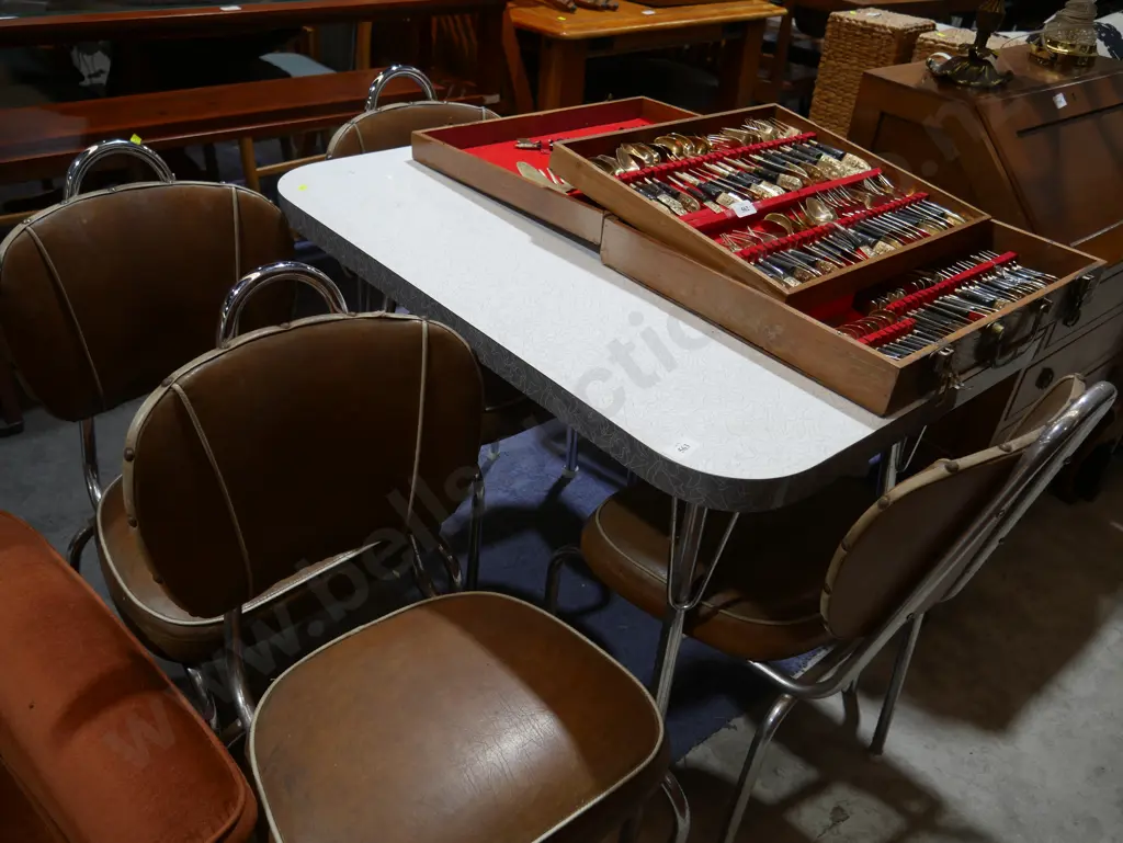 Retro dining table and four chairs Image 1++
