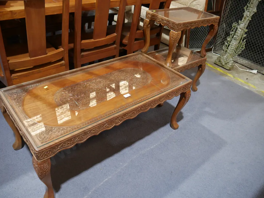 Carved nest of  tables Image 1++